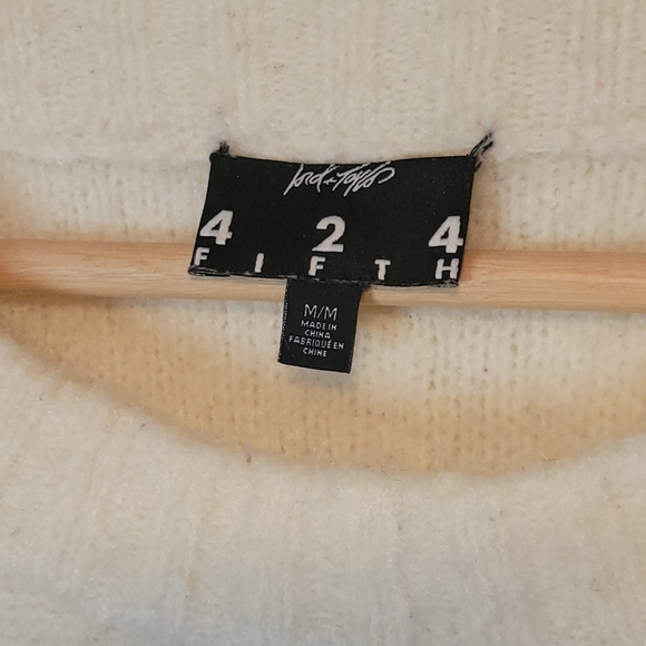 Lord & Taylor 424 Fifth Cozy Cream Sweater - Picture 3 of 7